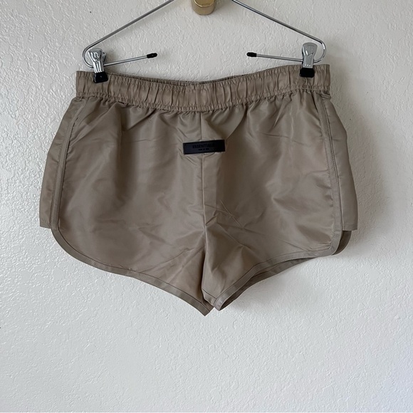 NWT Fear of God ESSENTIALS running shorts size L - Picture 6 of 12